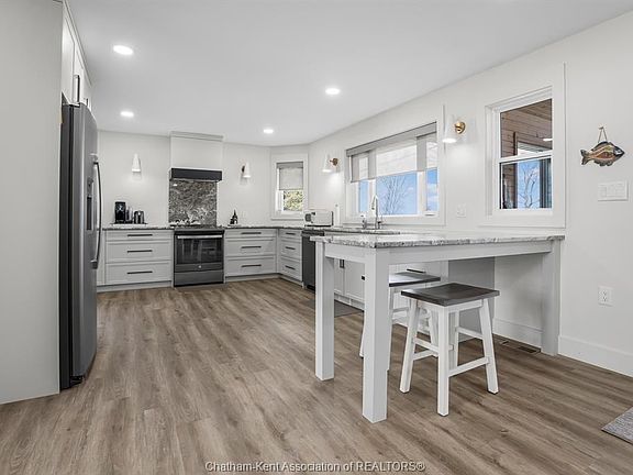 5th image of 17938 Lakeshore Rd
