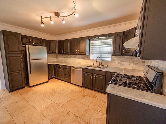 4th image of 723 W Cactus Wren Dr