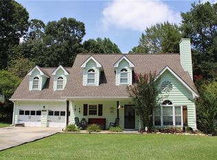 1000 Burning Bush Dr, Loganville, GA 30052