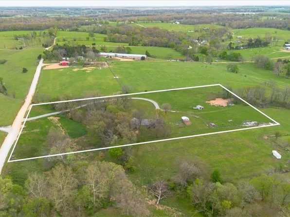 11636 S Brigance Rd, Gentry, AR 72734