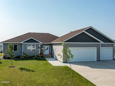 834 Greenway Blvd SE, East Grand Forks, MN, 56721
