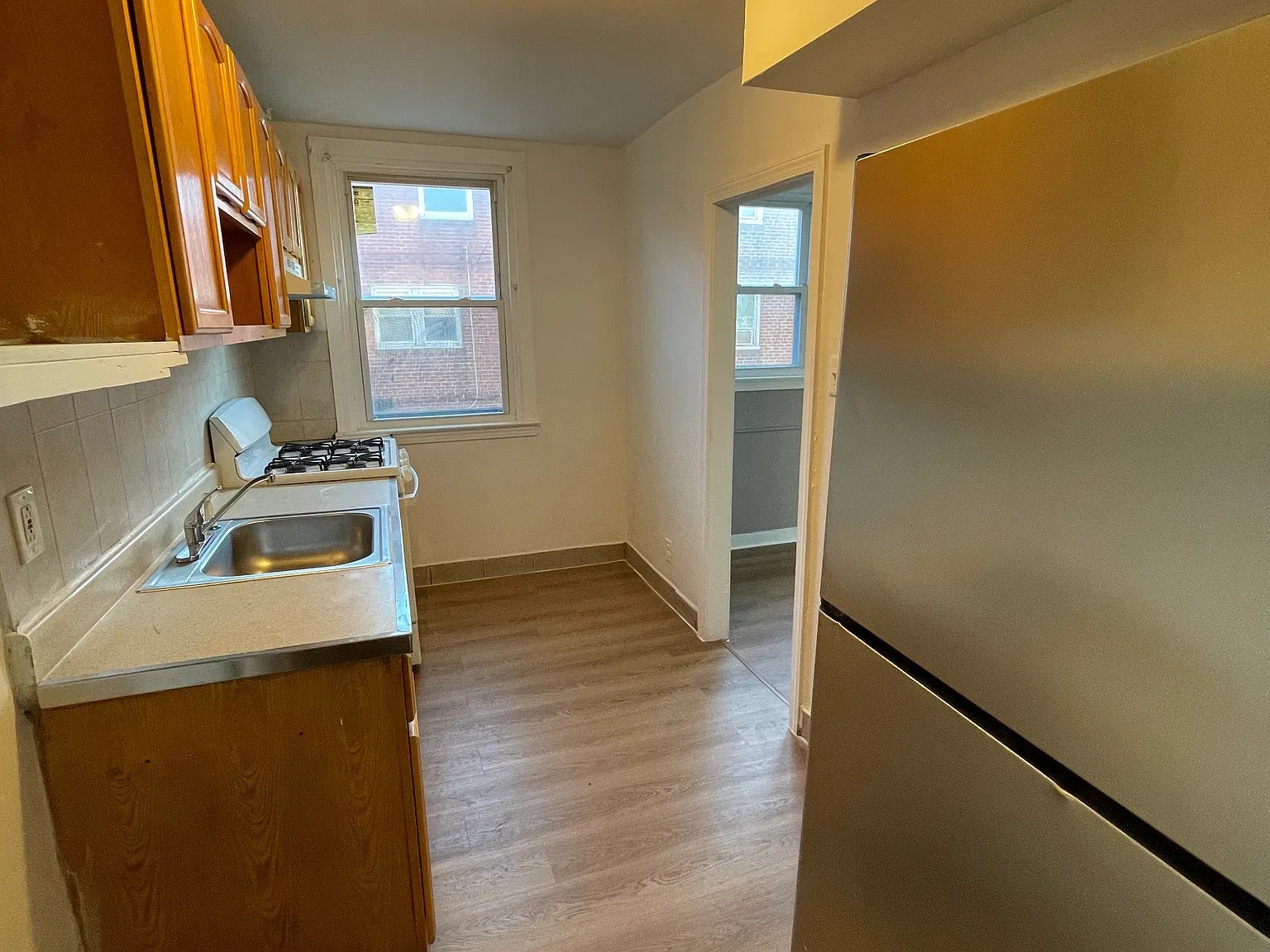 3 bed, 1040 sqft, $1,550 — Photo 3