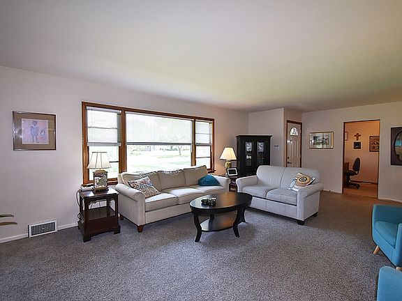 2nd image of 1727 W Downer Pl
