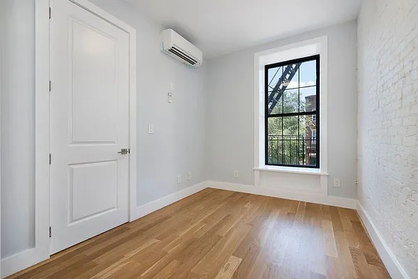 Rented by Bold New York | media 54