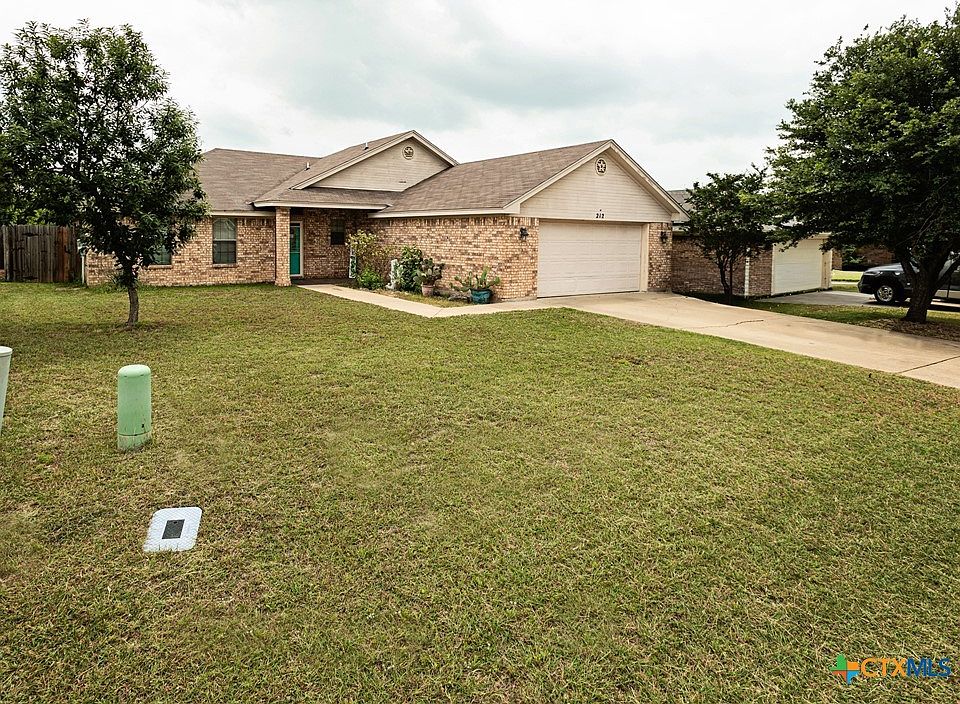 1st image of 212 Oak Ridge Dr