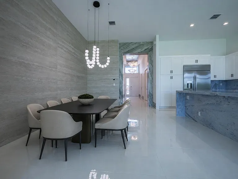 9597 Royal Palm Way — Photo 15