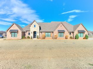 19437 E Boulder Dr, Owasso, OK 74055