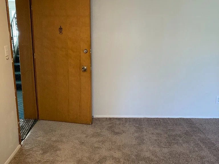 Kingston Place Apartments — Photo 43