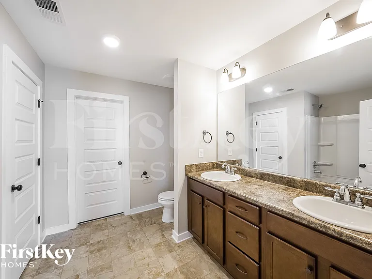 563 Kincaid Cove Ln — Photo 9