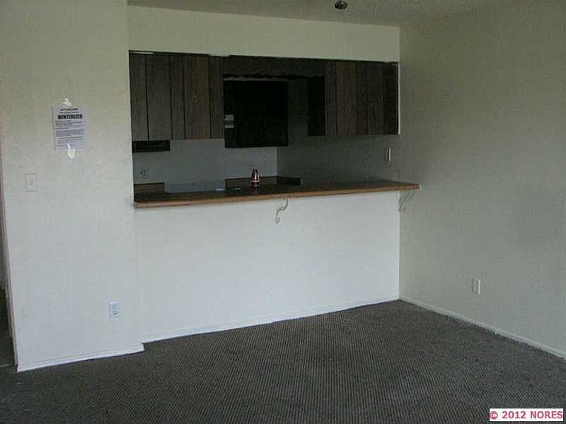 2nd image of 605 E 142nd Pl