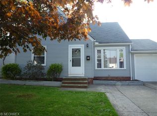 1370 Lander Rd, Mayfield Heights, OH 44124