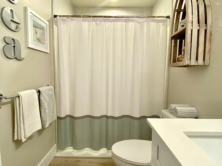 Tub bathroom.