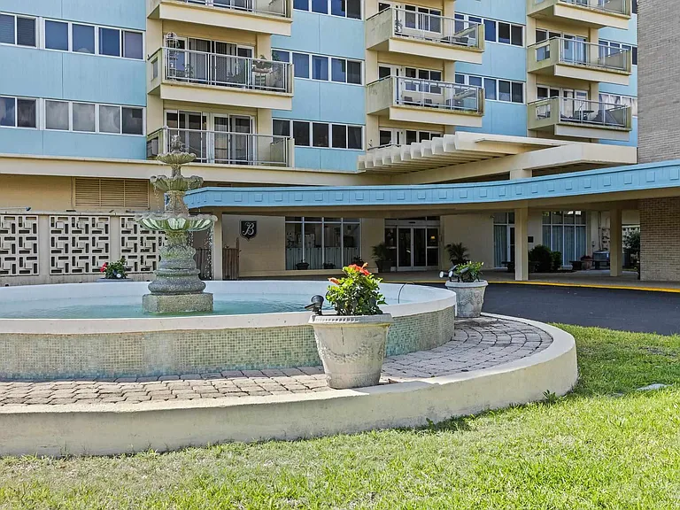825 Bayshore Dr #605 — Photo 24