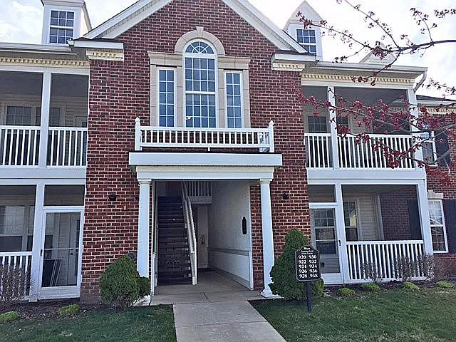926 W Summerfield Glen Cir