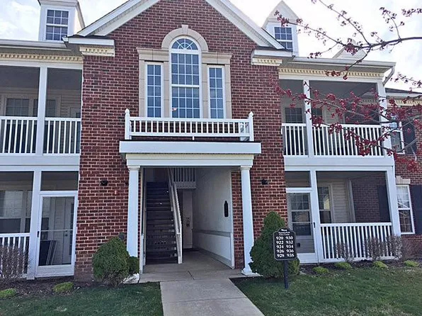 926 W Summerfield Glen Cir, Ann Arbor, MI 48103