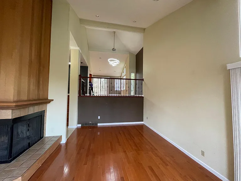 15810 NE 66th Pl — Photo 2