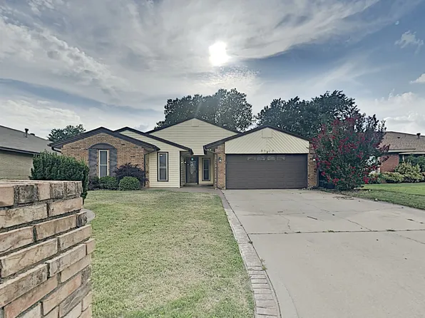 3905 Regatta Rd, Yukon, OK 73099
