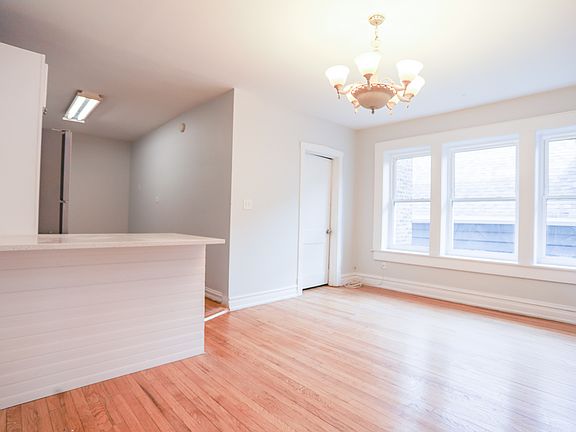 3rd image of 5610 N Ashland Ave #1S
