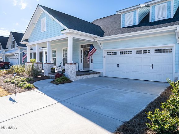 3rd image of 4720 Muirfield Court
