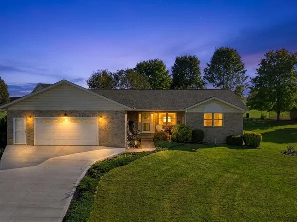 1435 Sparks Ln, Sevierville, TN 37876
