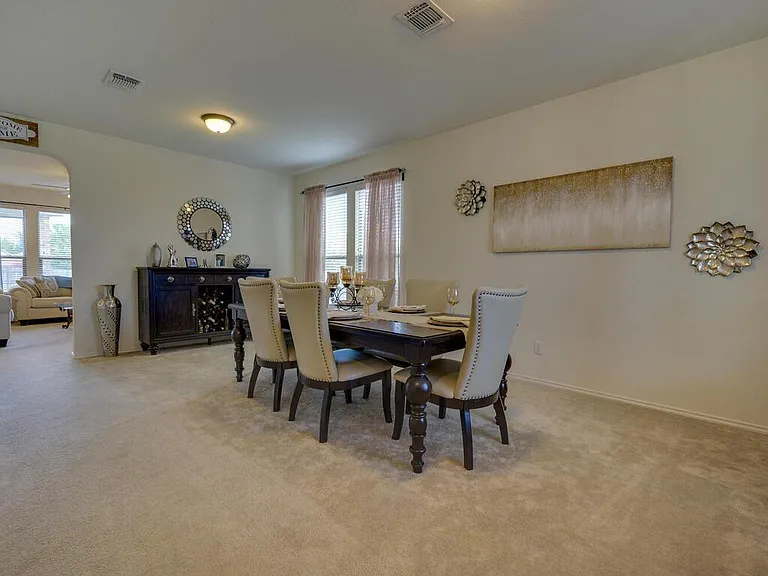 1304 Decatur Ct — Photo 6