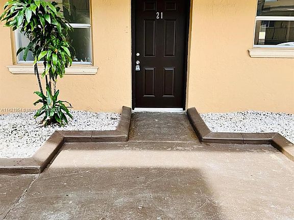 2nd image of 5421 W 24th Ave APT 21