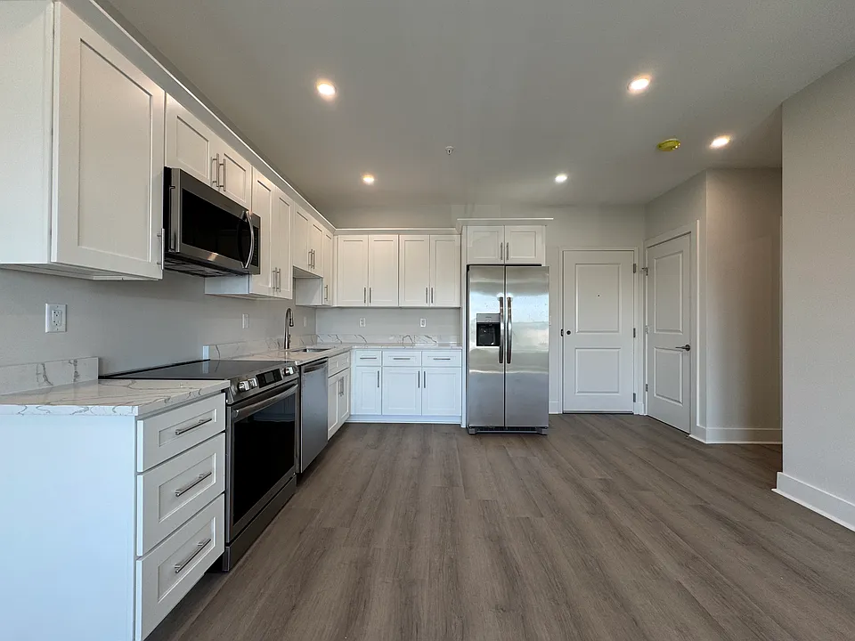386 Atwells Ave #1A