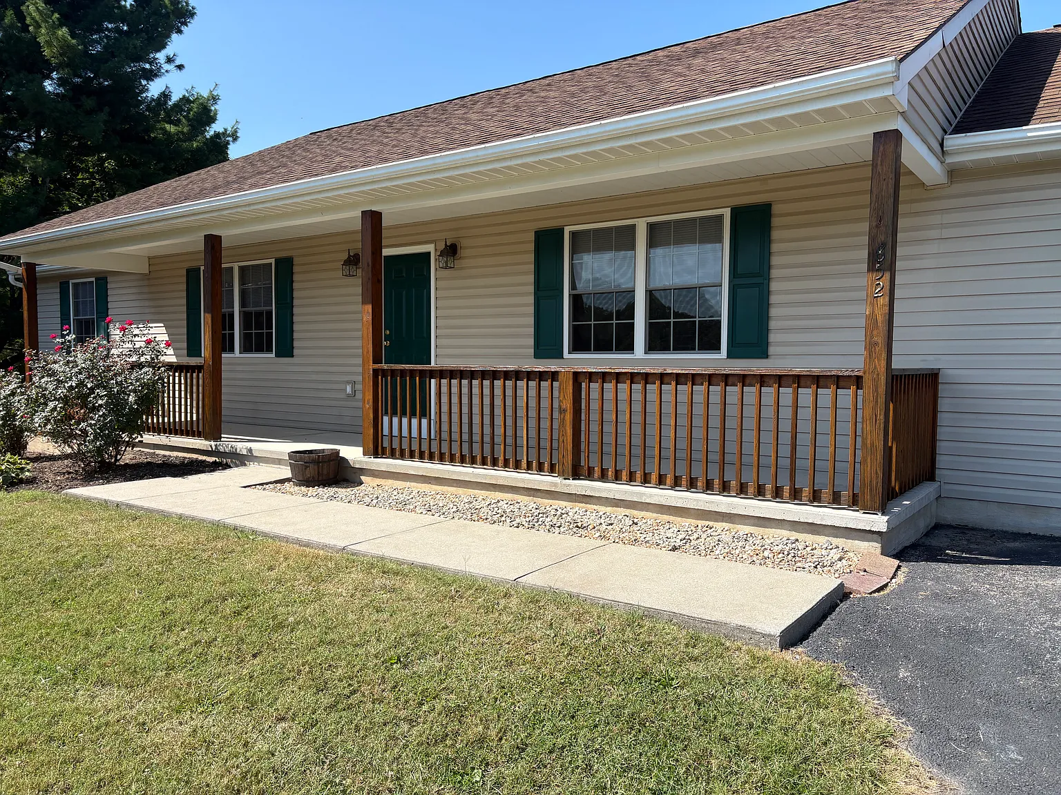 3 bed, 1560 sqft, $1,800 — Photo 1