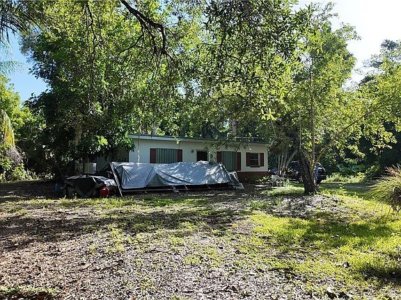 3rd image of 6969 Magnolia Ln