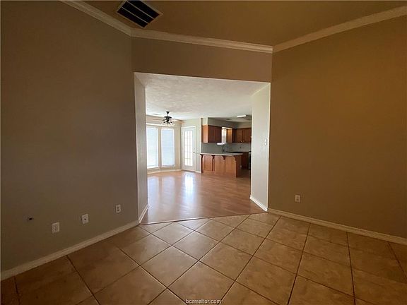 2nd image of 3813 Stony Creek Ln