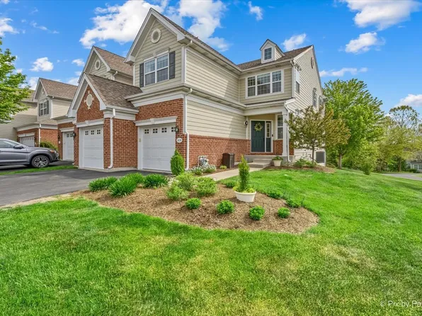 1131 Falcon Ridge Dr, Elgin, IL 60124