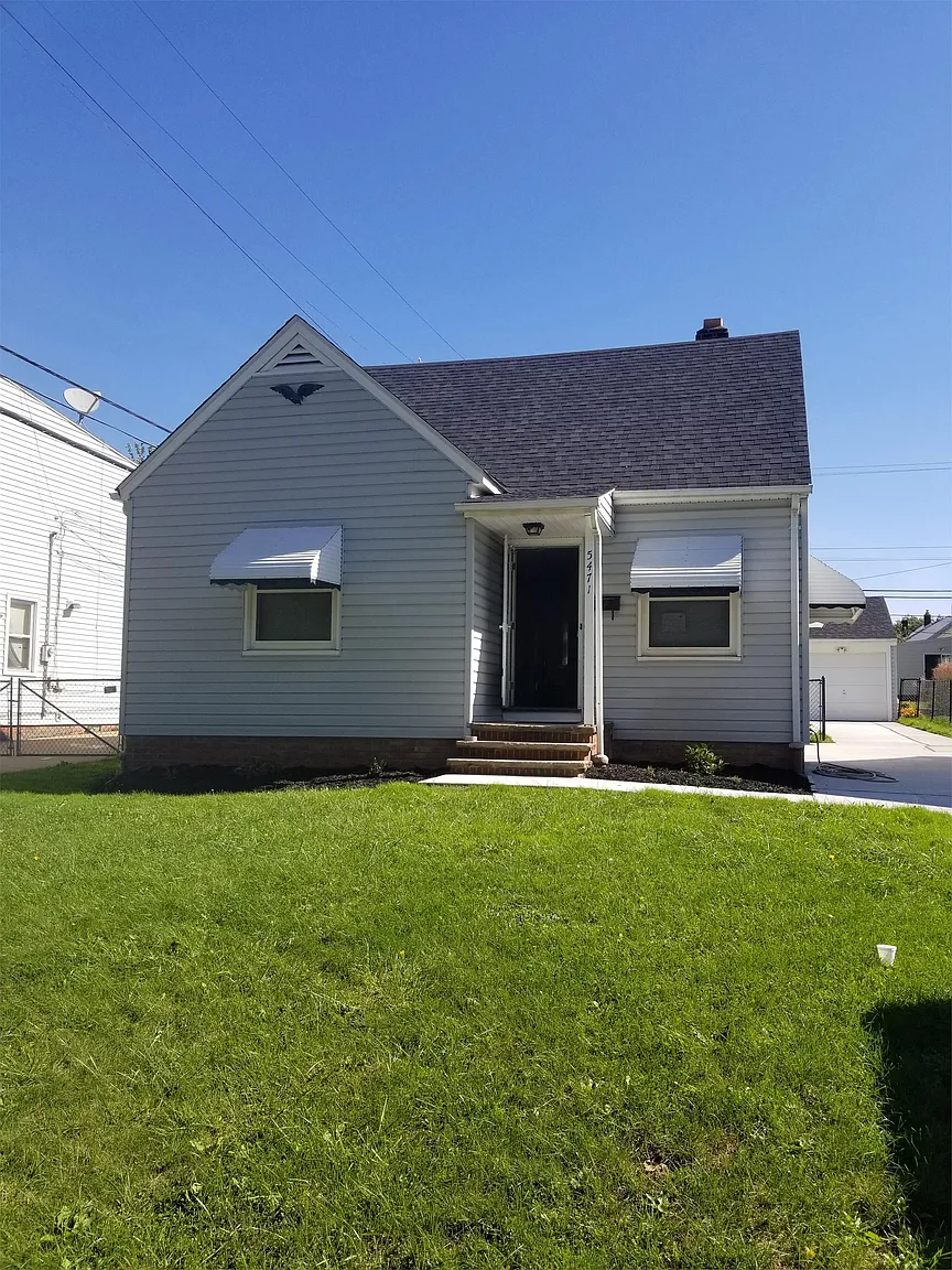 5471 South Blvd photo 1