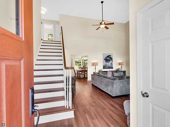 5th image of 7 Mitchell Ln