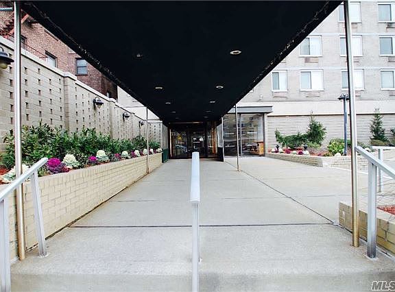 2nd image of 11818 Union Tpke APT 5H