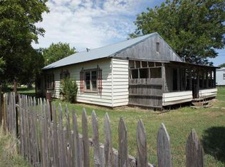 11852 Hacker Rd, Iowa park, TX 76367