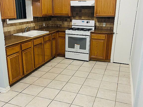 3rd image of 2044 Sherwood Dr