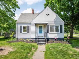 2375 Nichols Ave, Flint, MI 48507