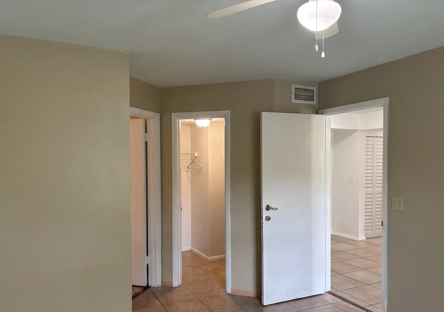 3028 Parkway Blvd — Photo 3