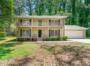 208 S Rockborough Ct, Stone Mountain, GA 30083