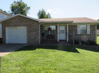 513 N 1st St, Boonville, IN 47601