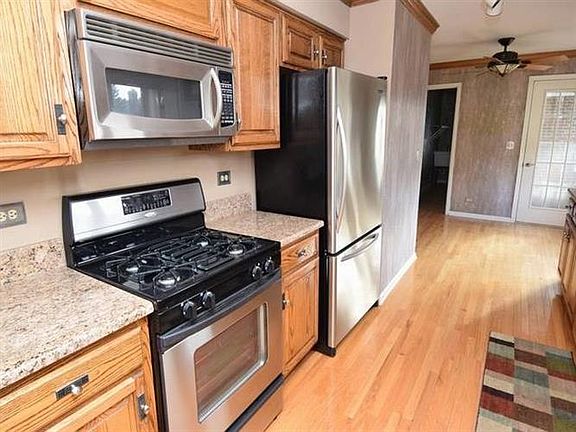 5th image of 1667 N Courtland Dr