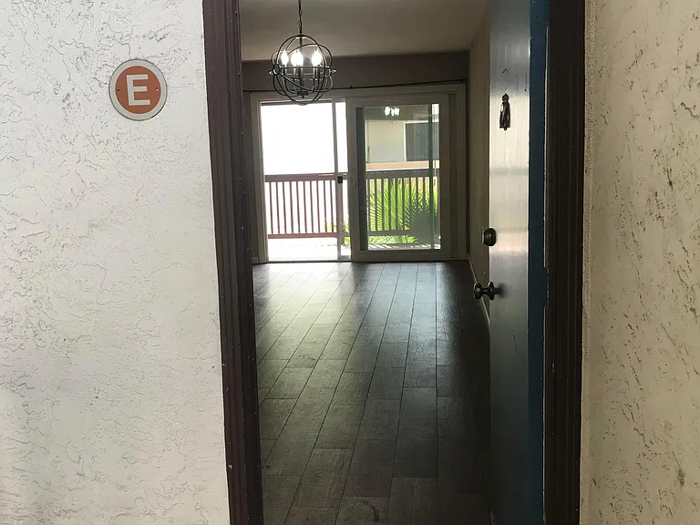 2600 Laguna Cir #E — Photo 5
