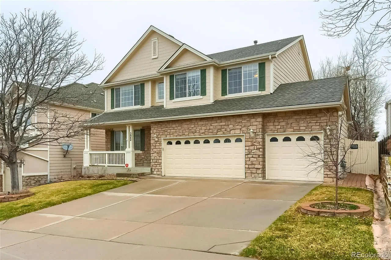 5 bed, 3.5 bath, 3949 sqft, $3,899 — Photo 1