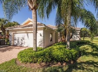 5507 Freeport Ln, Naples, FL 34119