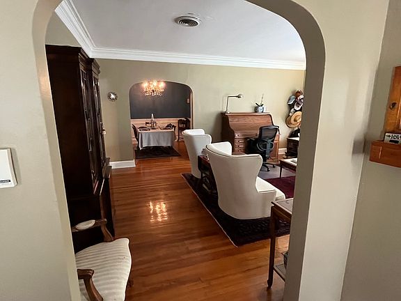 4th image of 718 Beard St