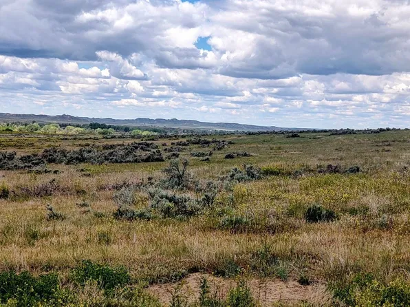 75 Log Creek Rd, Miles City, MT 59301
