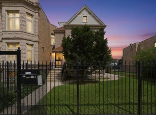 6735 S Eberhart Ave, Chicago, IL 60637
