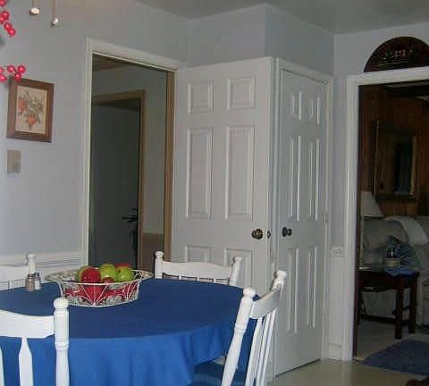 Casual Dining Area