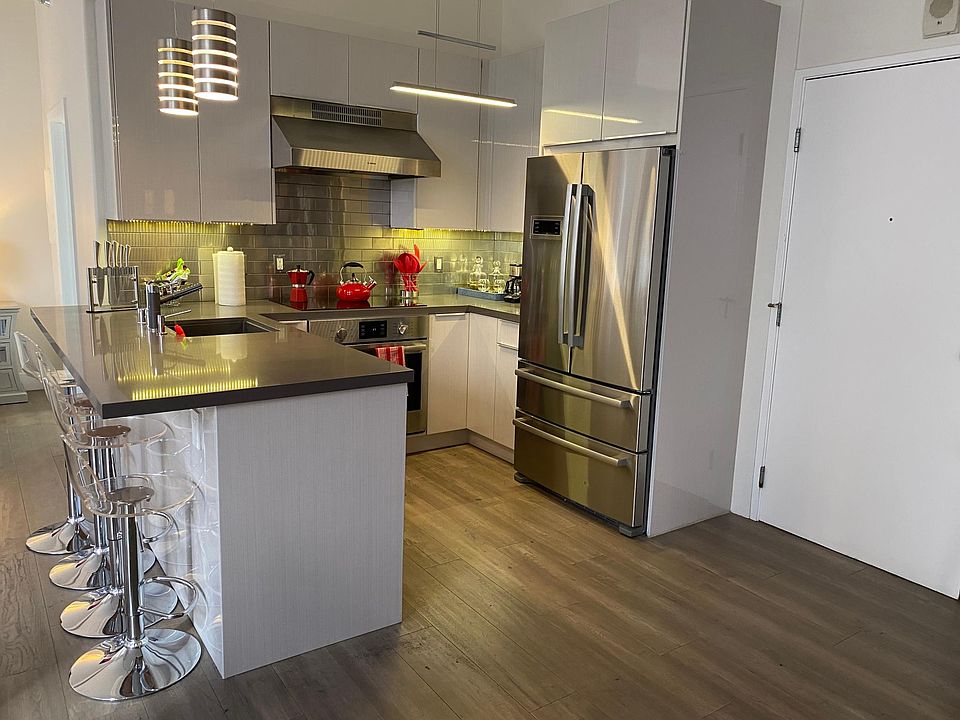 1st image of 215 N 7th St #402