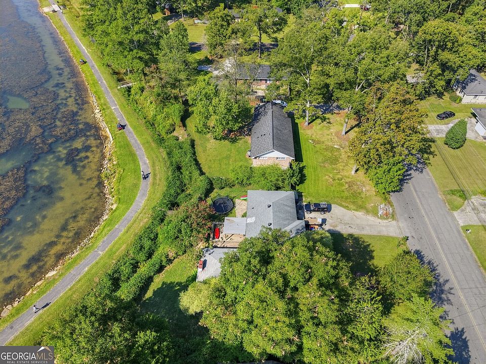 1st image of 419 Elliott Dr NW